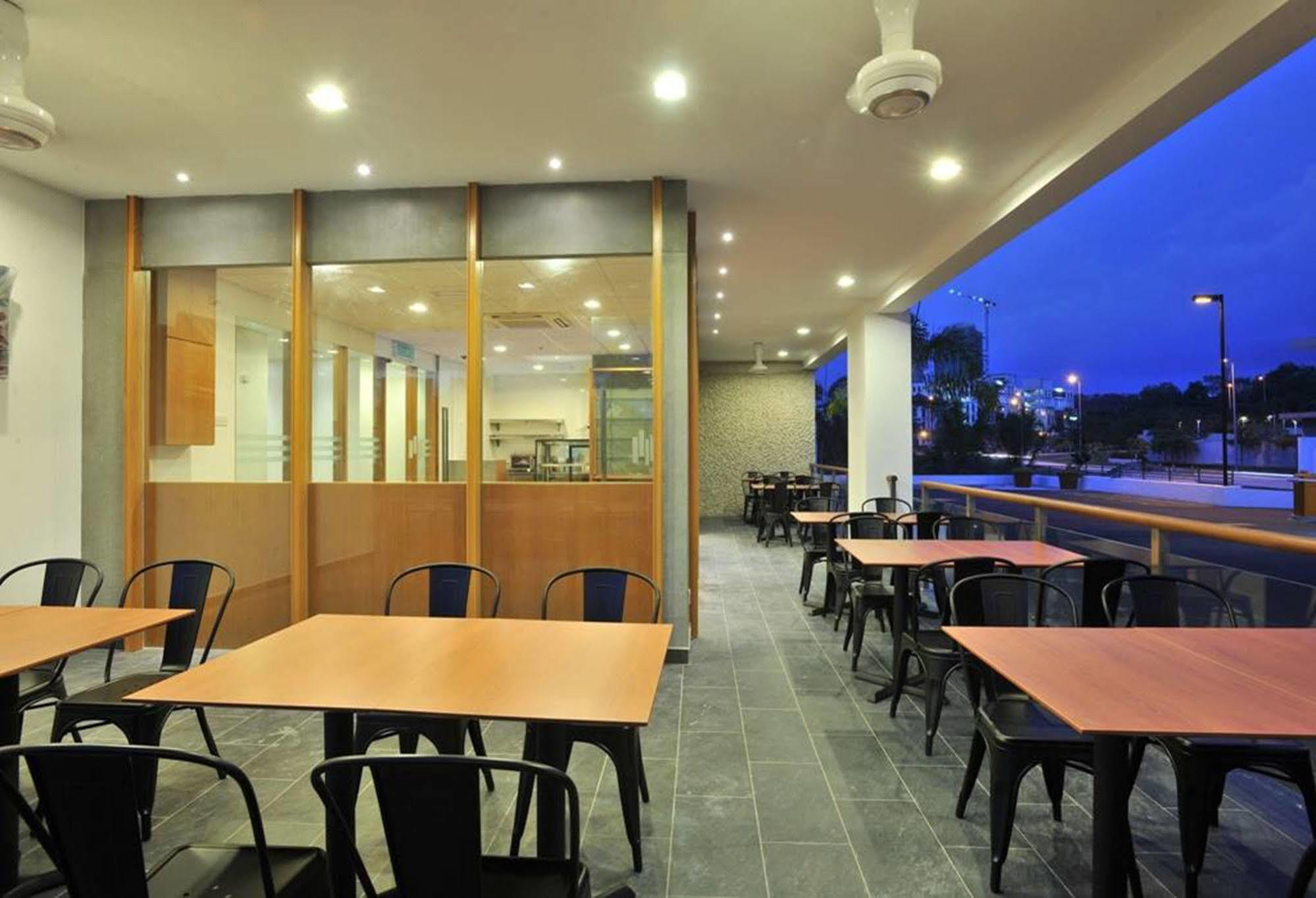 Hotel Primera Suite Cyberjaya Exteriör bild