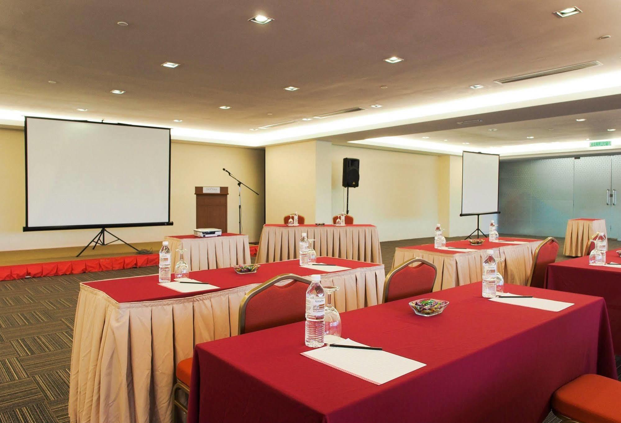 Hotel Primera Suite Cyberjaya Exteriör bild